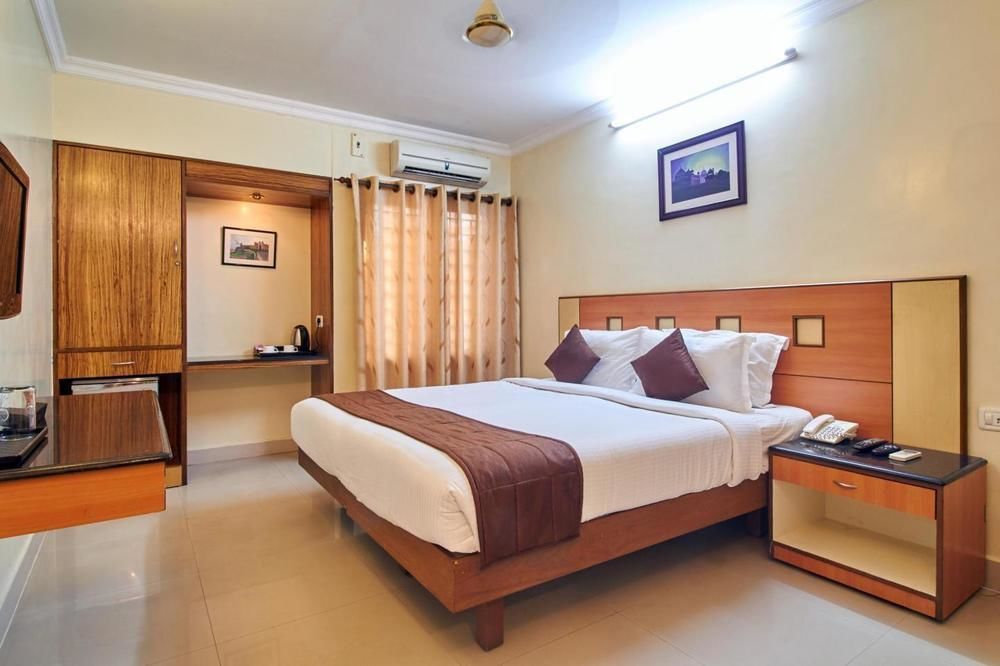 Taz Kamar Family Hotel Madras Buitenkant foto