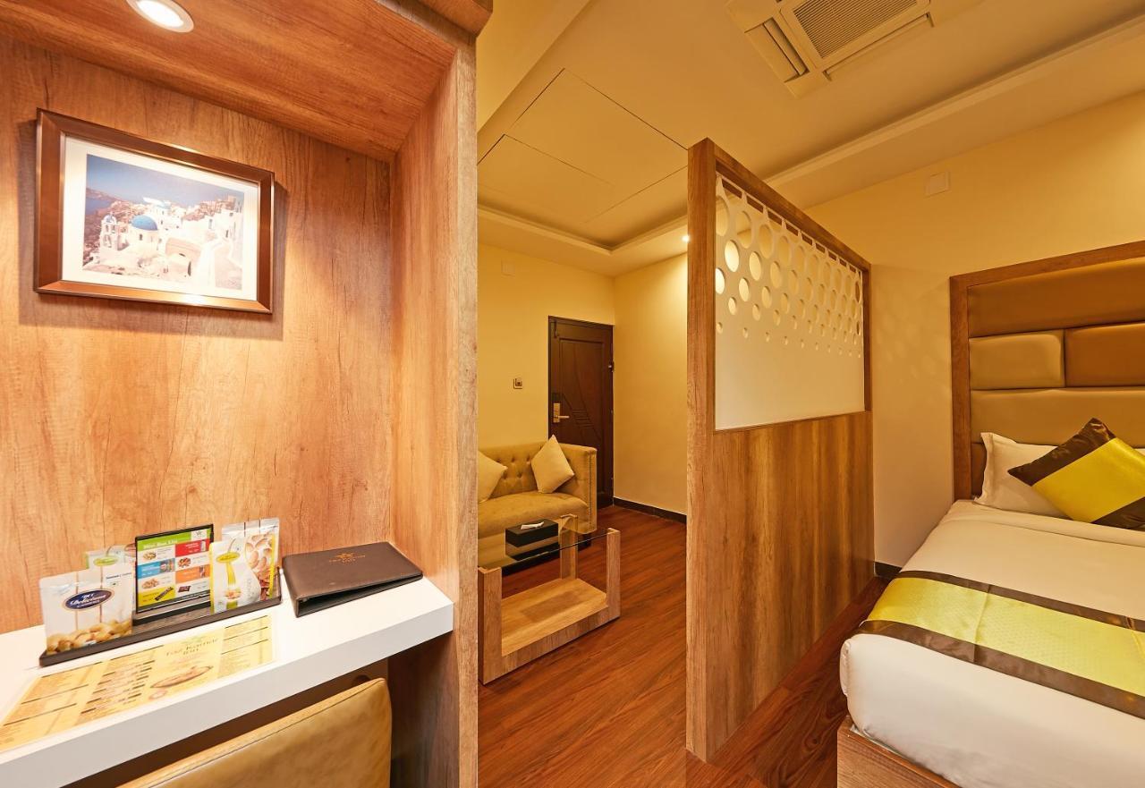 Taz Kamar Family Hotel Madras Buitenkant foto