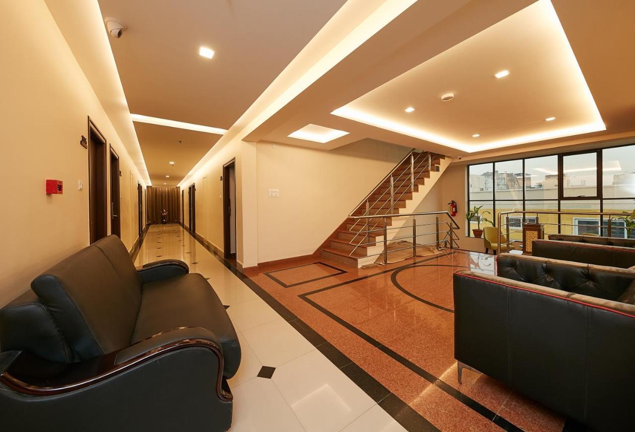 Taz Kamar Family Hotel Madras Buitenkant foto