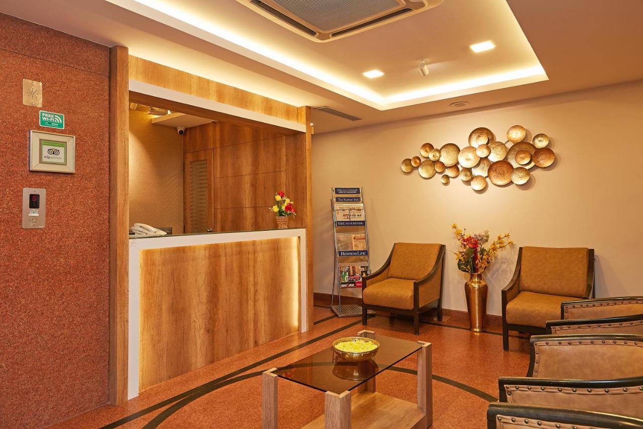 Taz Kamar Family Hotel Madras Buitenkant foto