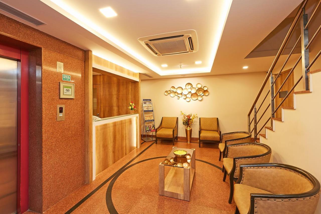 Taz Kamar Family Hotel Madras Buitenkant foto